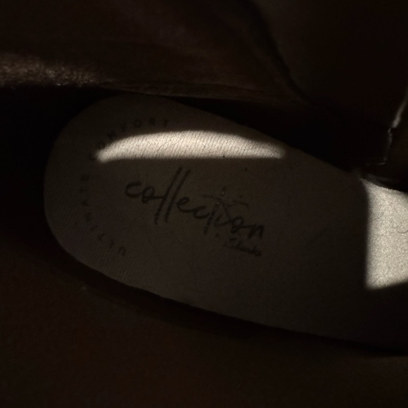 clarks booties - Picture 2 of 3